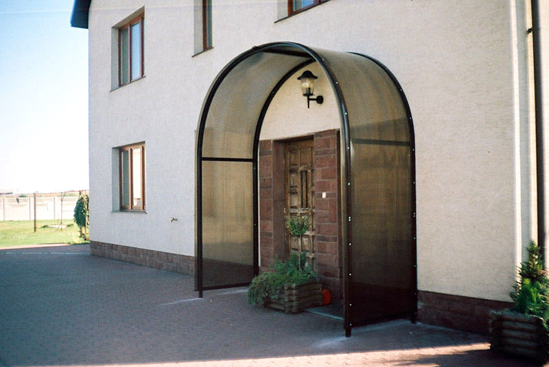 zadaszenie drzwi, wiatrołap